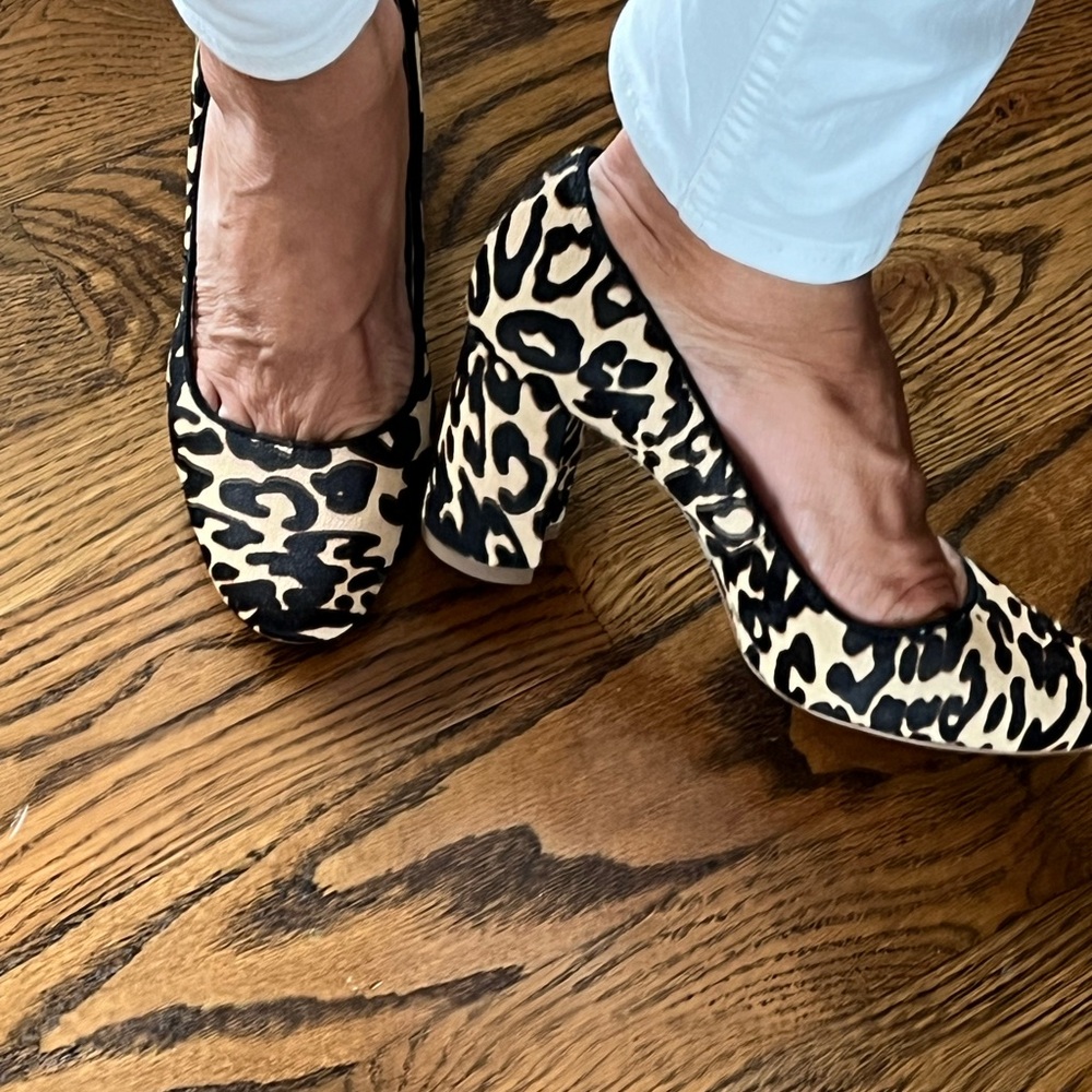 Animal print Pumps in size 7. Real cow hair fur by Louise et Cie.